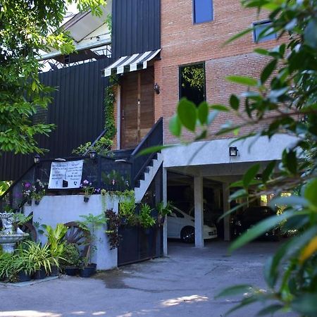 Dawnthaya Ayutthaya House บ้านดอนธยๅ อยุธยา Εξωτερικό φωτογραφία